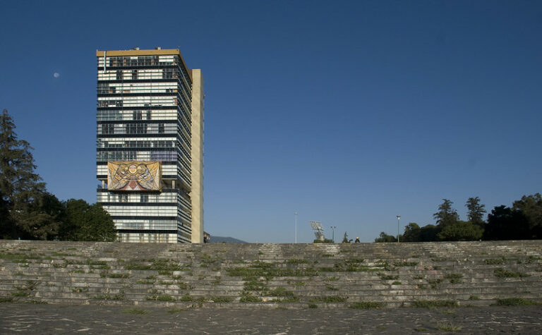 Lee más sobre el artículo LA UNAM y COVID-19