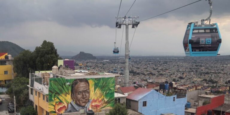 Lee más sobre el artículo Más de 6.000 murales para que los vecinos de Iztapalapa vuelvan a mirarse en las paredes.