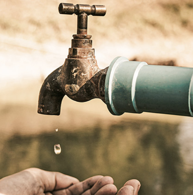 Lee más sobre el artículo El agua falta, mientras siete empresas acaparan 70% del líquido en México