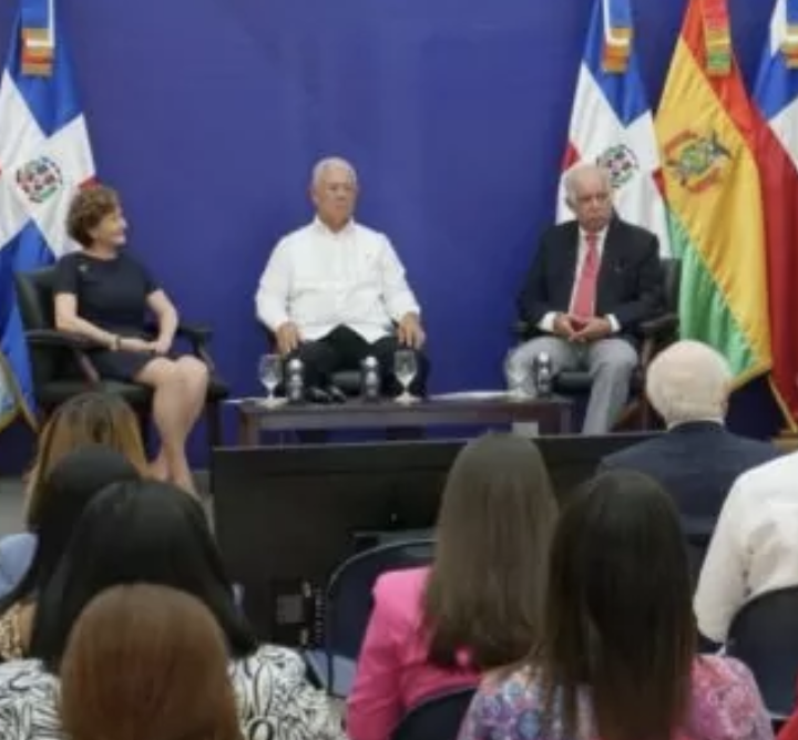 Lee más sobre el artículo FLACSO celebró reuniones de Órganos de Gobierno en República Dominicana