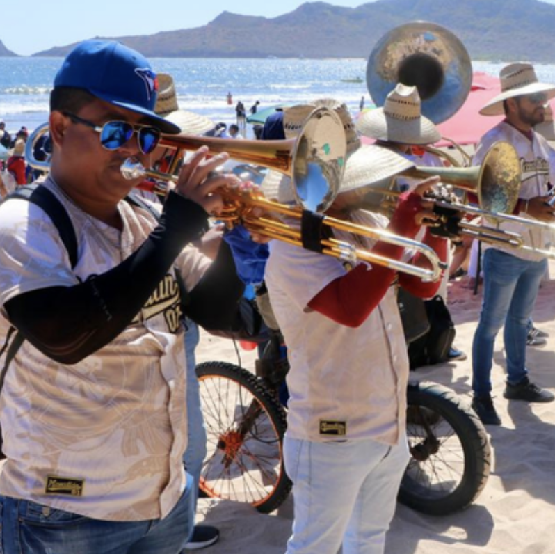 Lee más sobre el artículo Polémica por banda sinaloense en Mazatlán esconde la falta de política cultural